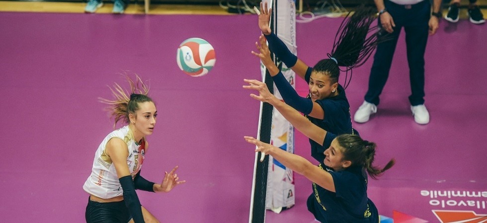 (Foto Alessio Marchi – Trentino Rosa) La capolista Delta Informatica schiaccia Montecchio e conquista la quinta vittoria consecutiva